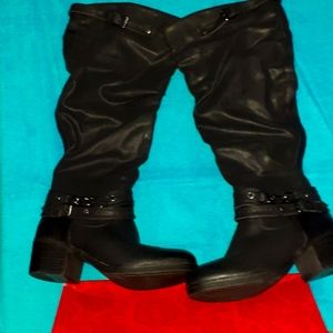 Carlo Santana high Cassie black boots 9M, never worn.